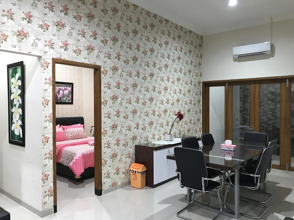 Nariska Suite Homestay Purwokerto Exteriér fotografie